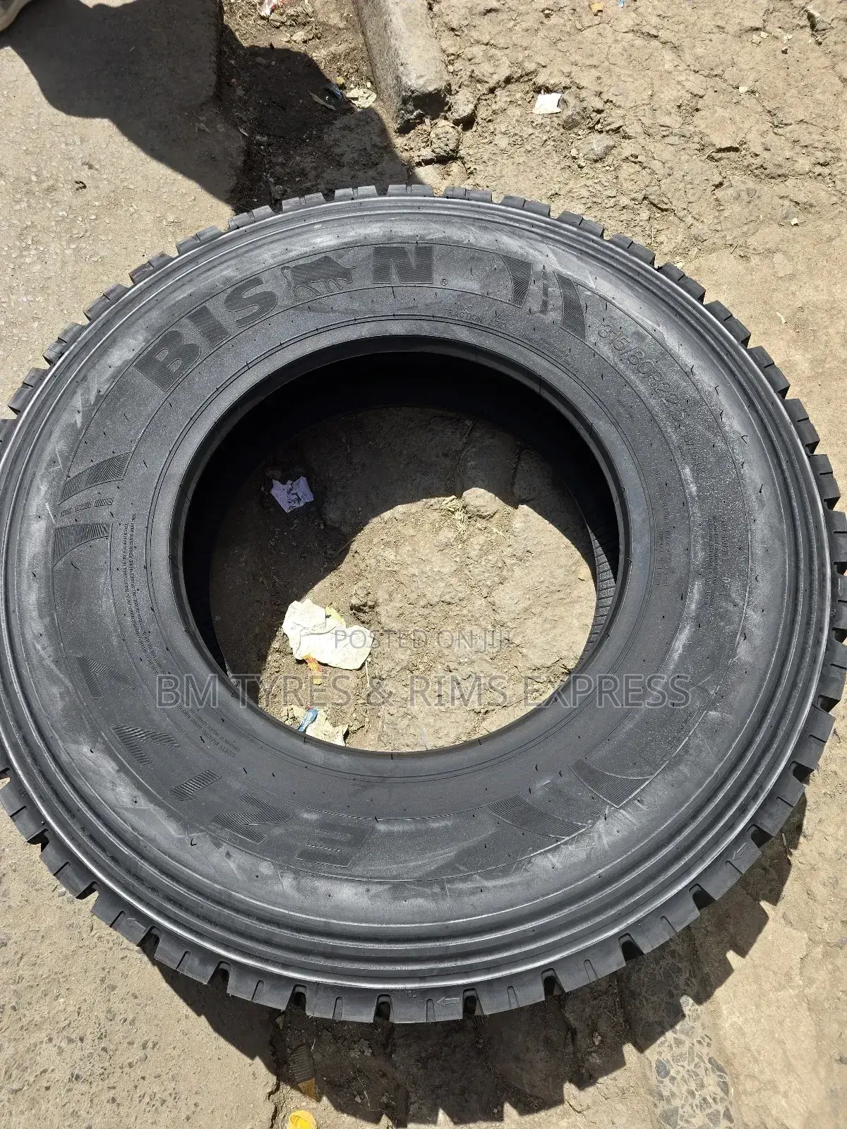 315 /80 R22. 5 Bison Tyres (Diff).