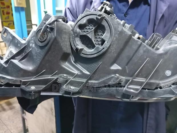 Prado 160 Teardrop Headlight - thumbnail 5