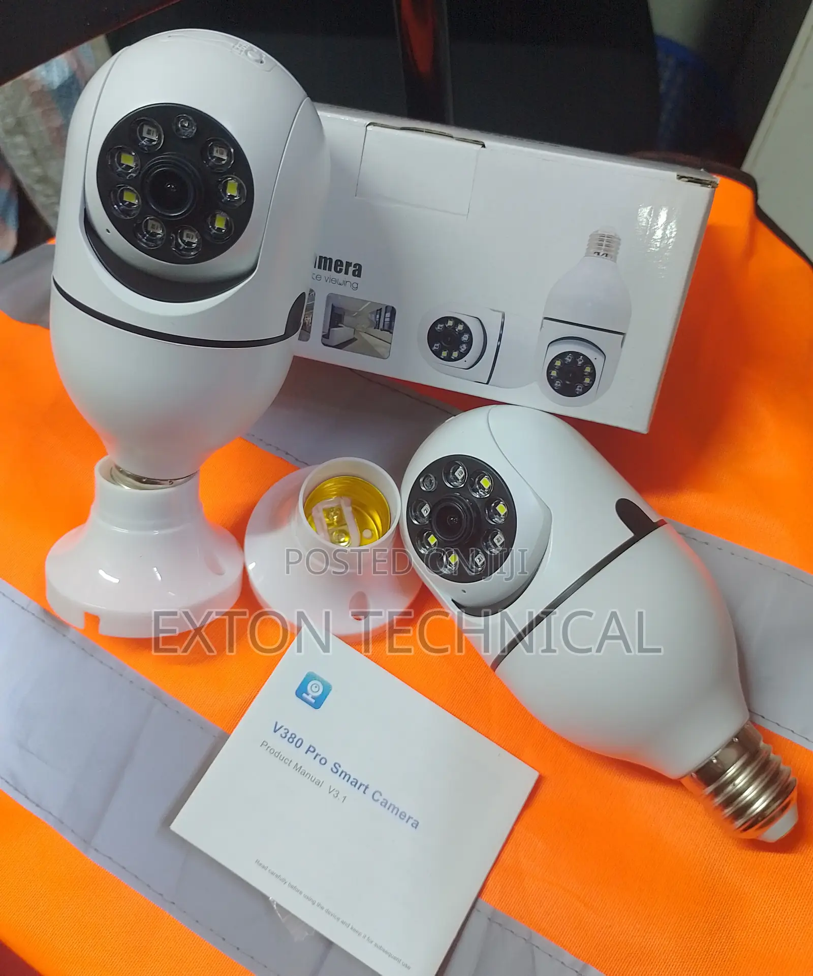 Light Bulb Security Camera 360 Degree Pan/Tilt V380