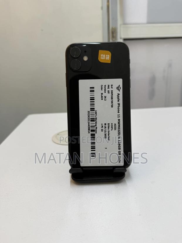 Apple iPhone 11 128 GB Black - main view