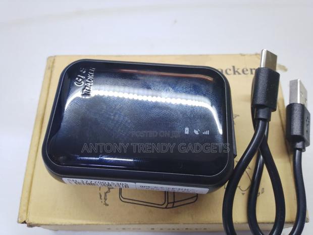 Portable 4g Gps Tracker For Cars, Kids & Pets - thumbnail 3