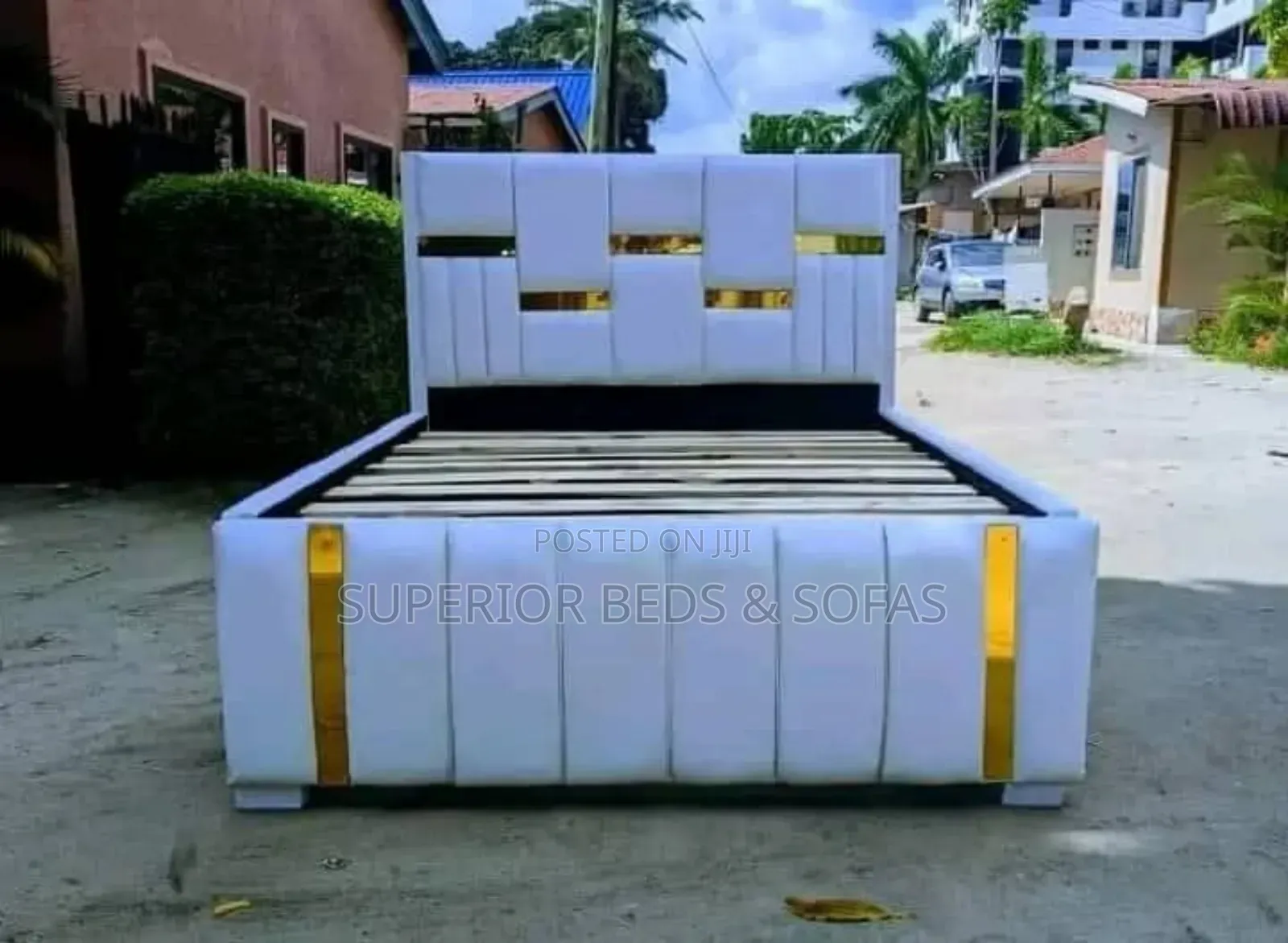 5x6 Chester Bed for Sale Great Condition