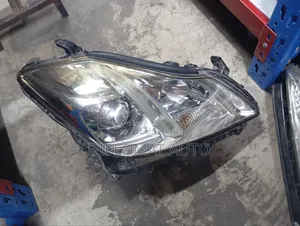 Toyota Crown 2010 Headlight Xenon