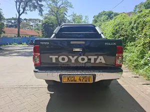 Toyota Hilux 2010 Matt Black