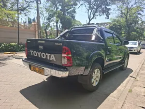 Toyota Hilux 2010 Matt Black