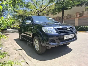 Toyota Hilux 2010 Matt Black