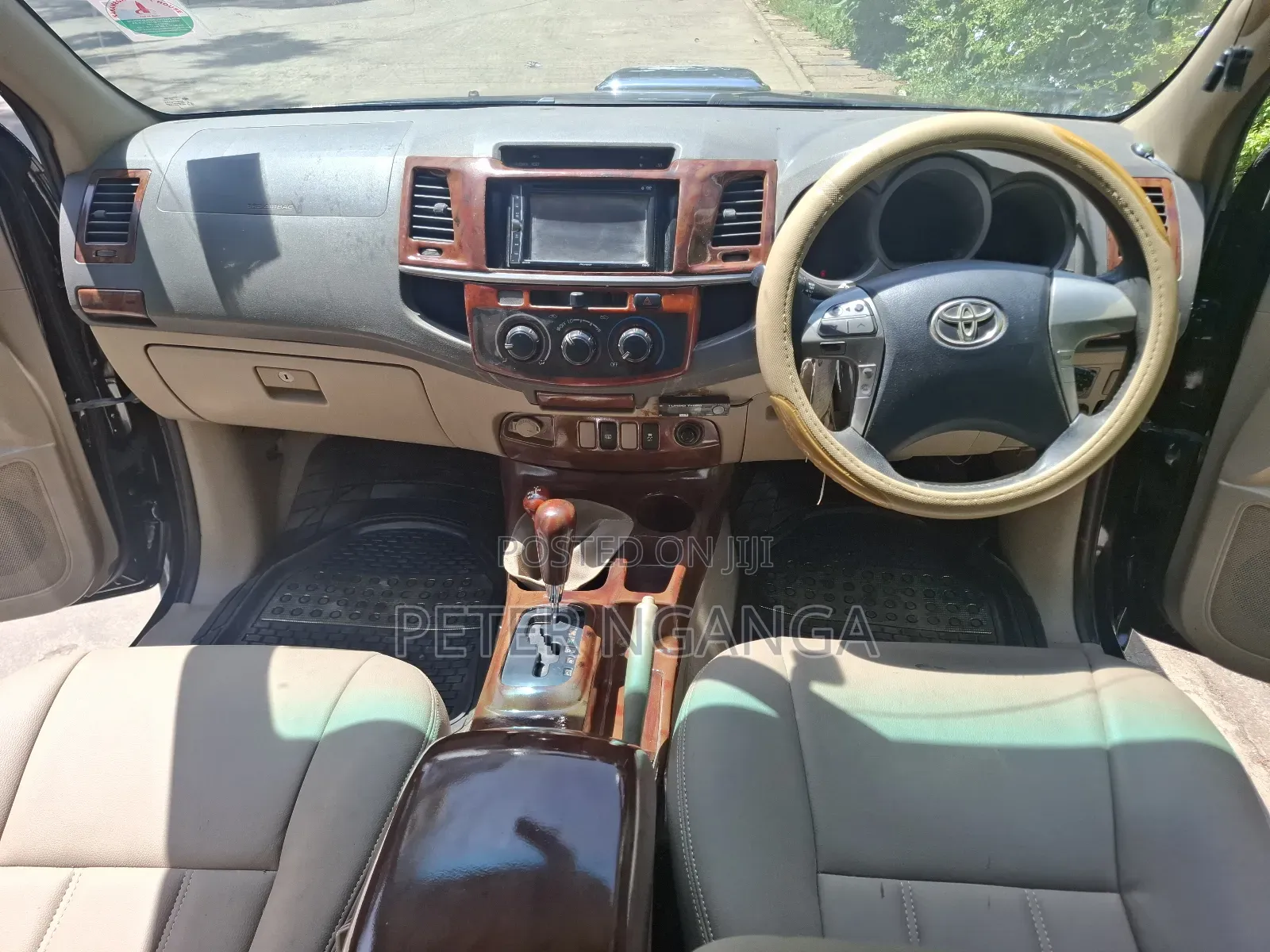 Toyota Hilux 2010 Matt Black