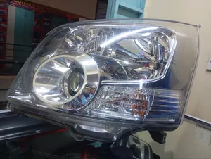 Noah 2008 Headlight Xenon