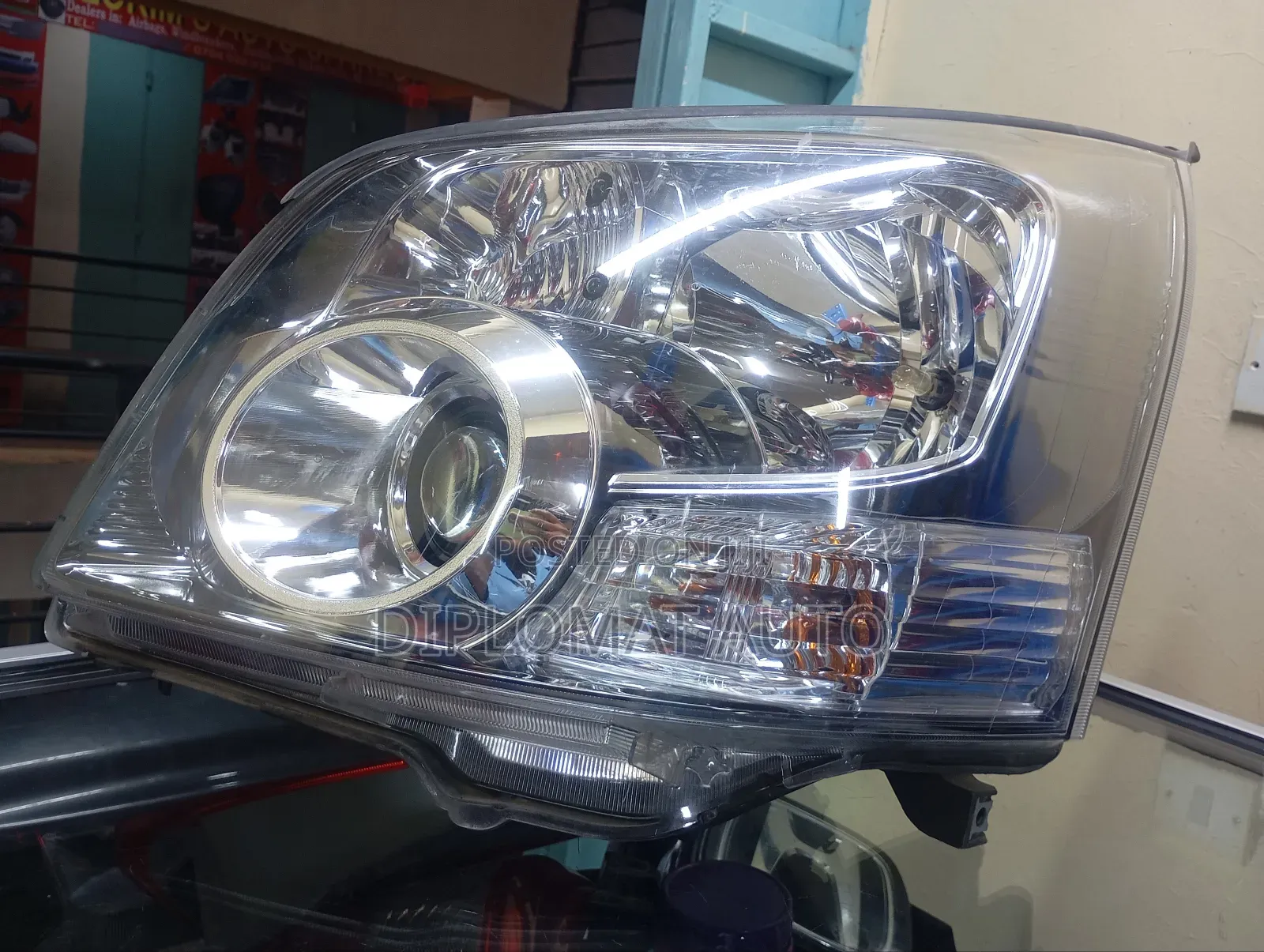 Noah 2008 Headlight Xenon