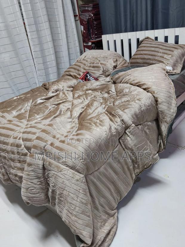 6pcs Warm Soft Silk Duvets Sets - main view