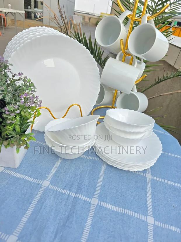 White Dinner Set