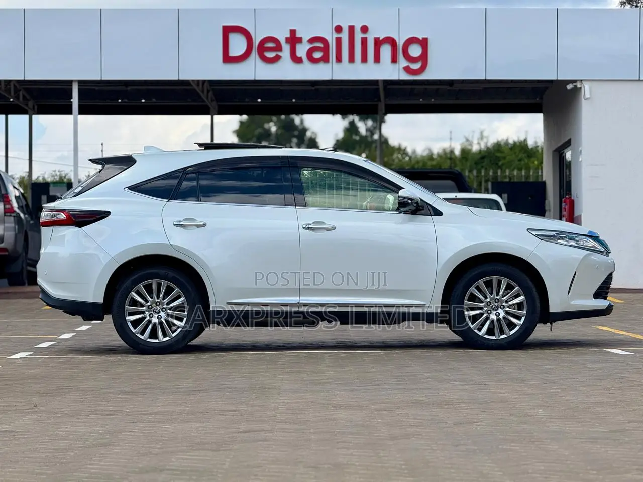 Toyota Harrier 2.0 2018 White
