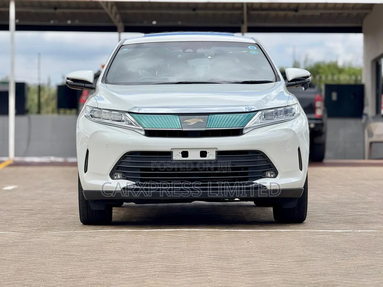 Toyota Harrier 2.0 2018 White