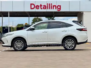 Toyota Harrier 2.0 2018 White