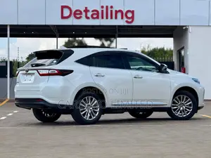 Toyota Harrier 2.0 2018 White