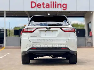 Toyota Harrier 2.0 2018 White