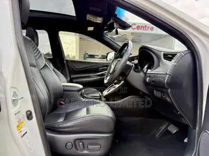 Toyota Harrier 2.0 2018 White