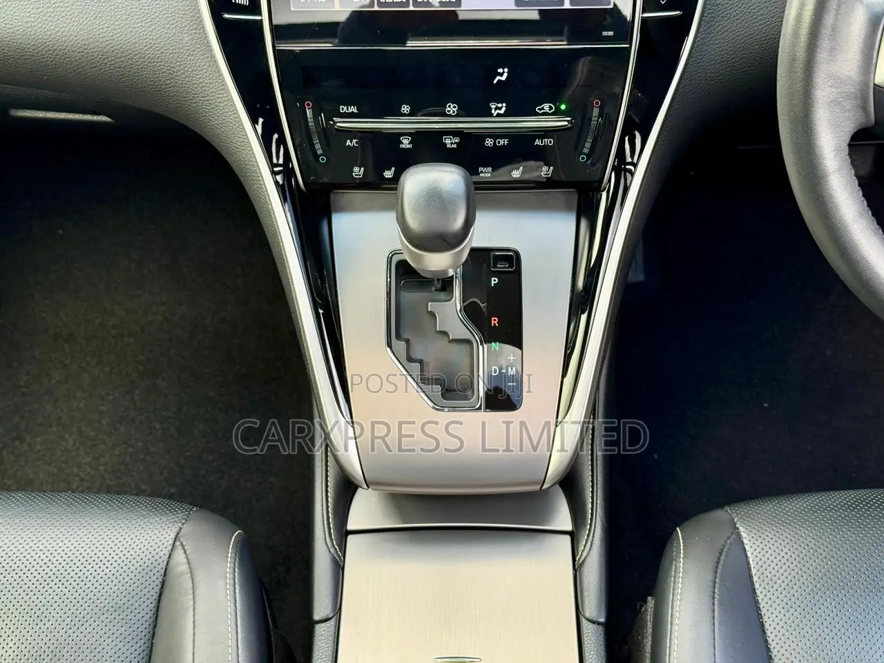 Toyota Harrier 2.0 2018 White