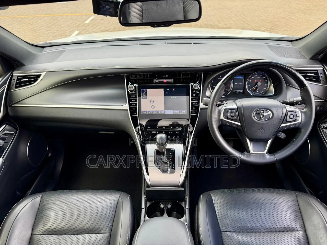 Toyota Harrier 2.0 2018 White