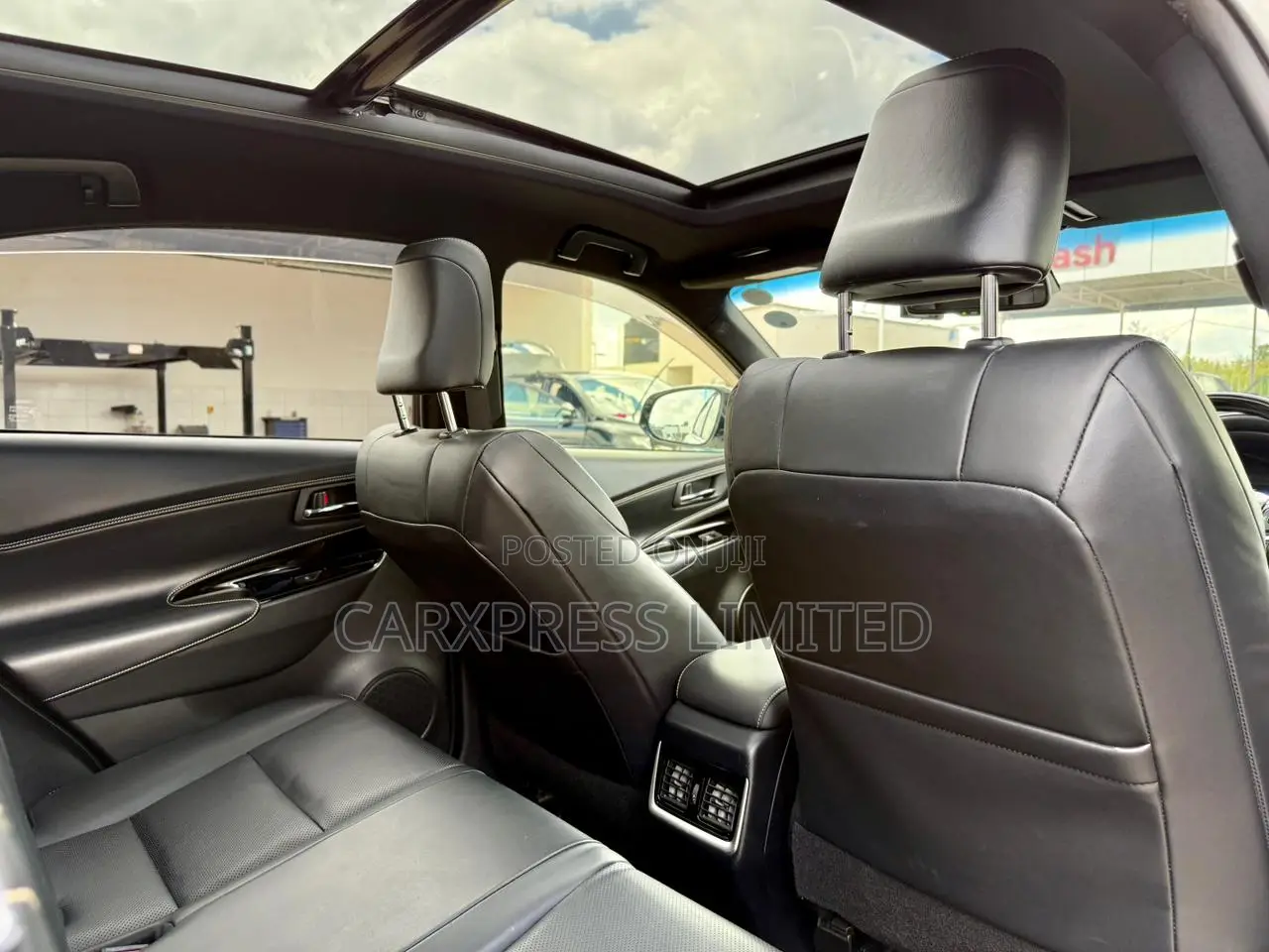 Toyota Harrier 2.0 2018 White