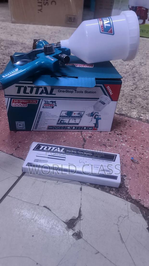 Manual Total 600cc Spray Gun With Adjustable Noozles
