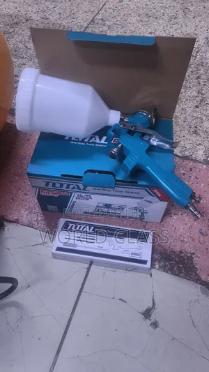 Manual Total 600cc Spray Gun With Adjustable Noozles