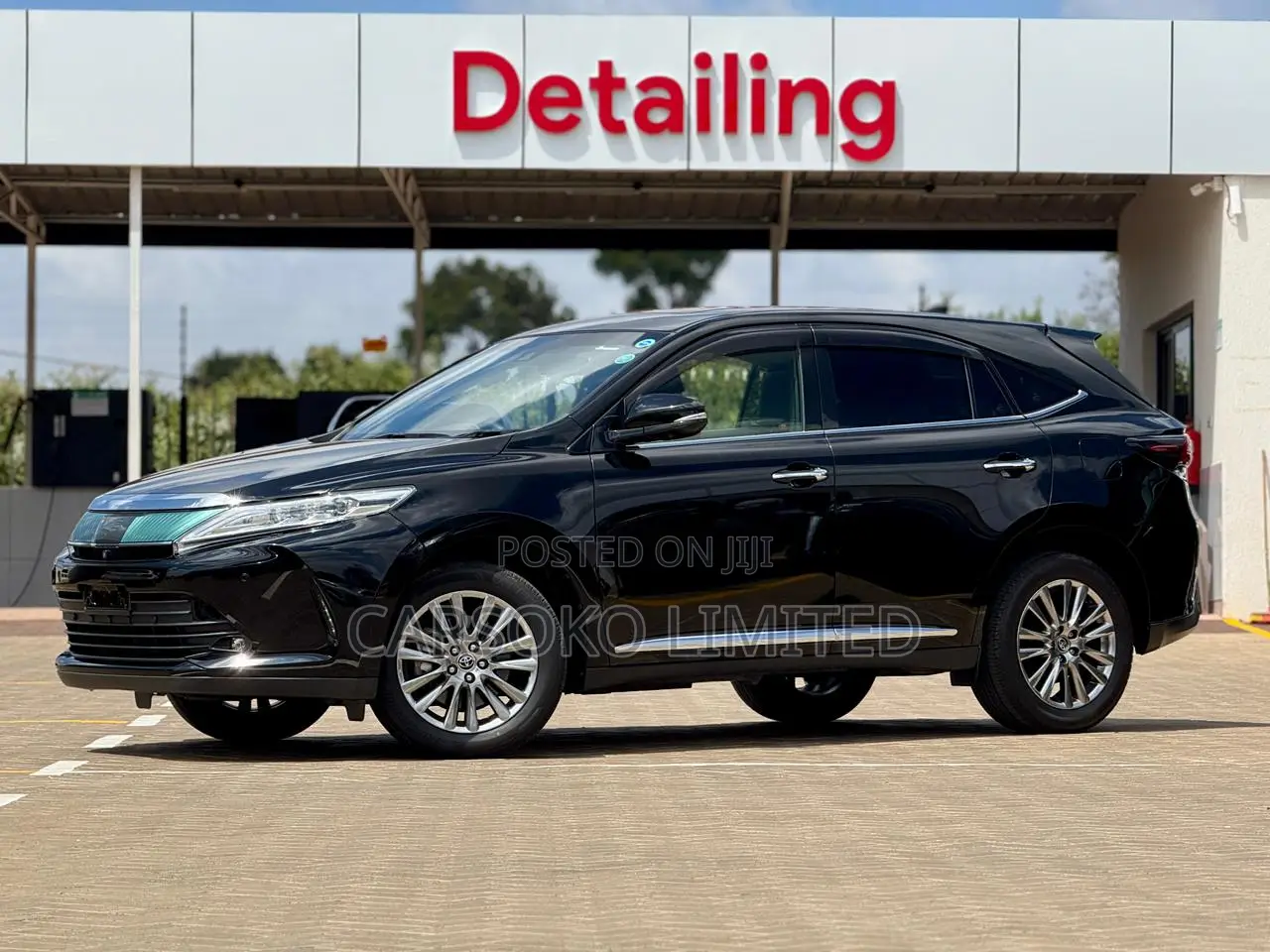 Toyota Harrier 2.0 2018 Black