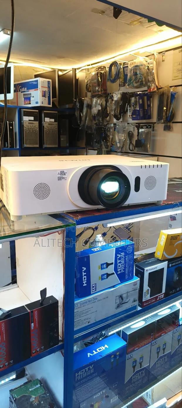 Hitachi Projector - thumbnail 2