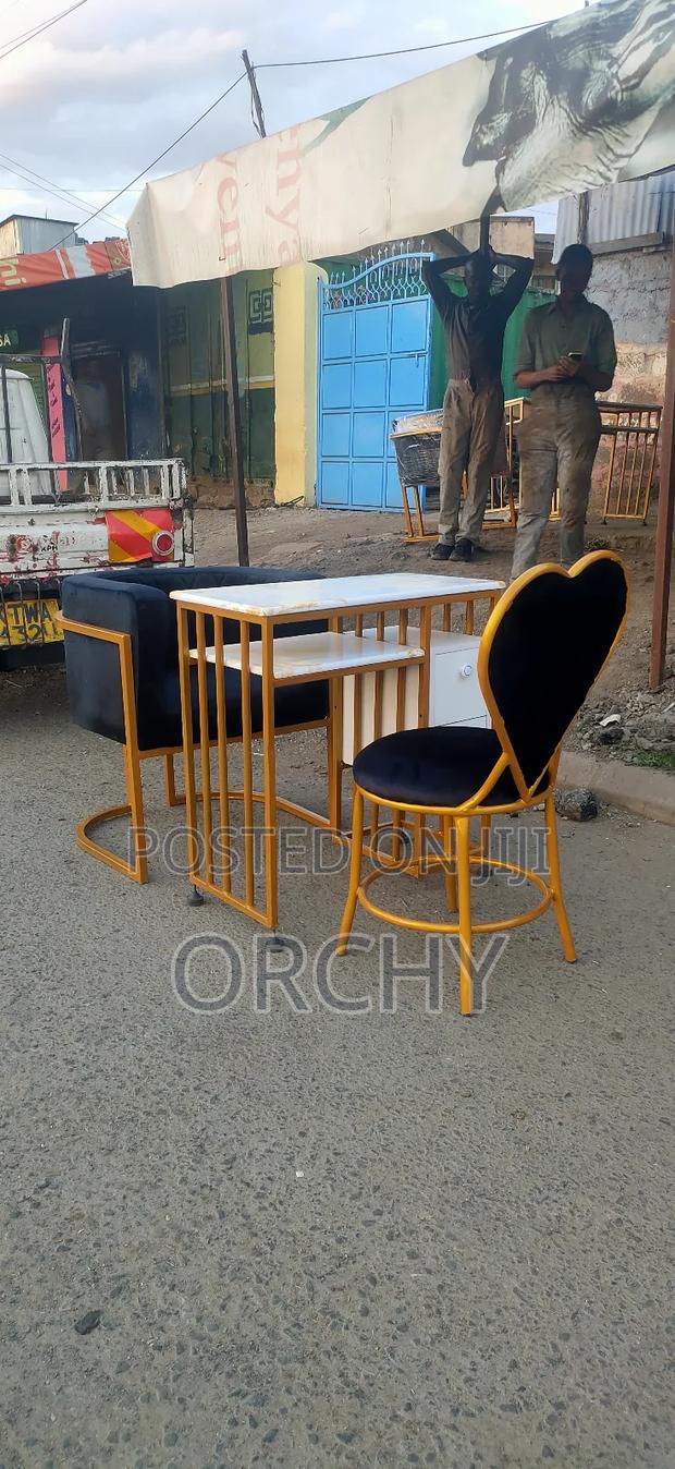 Black & Gold Manicure Set - thumbnail 2