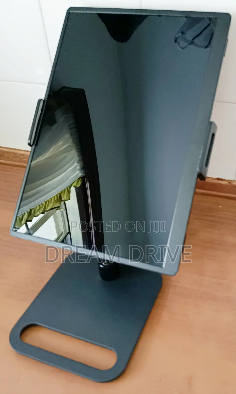Monitor Screen, Slim, Sharp, Seamless