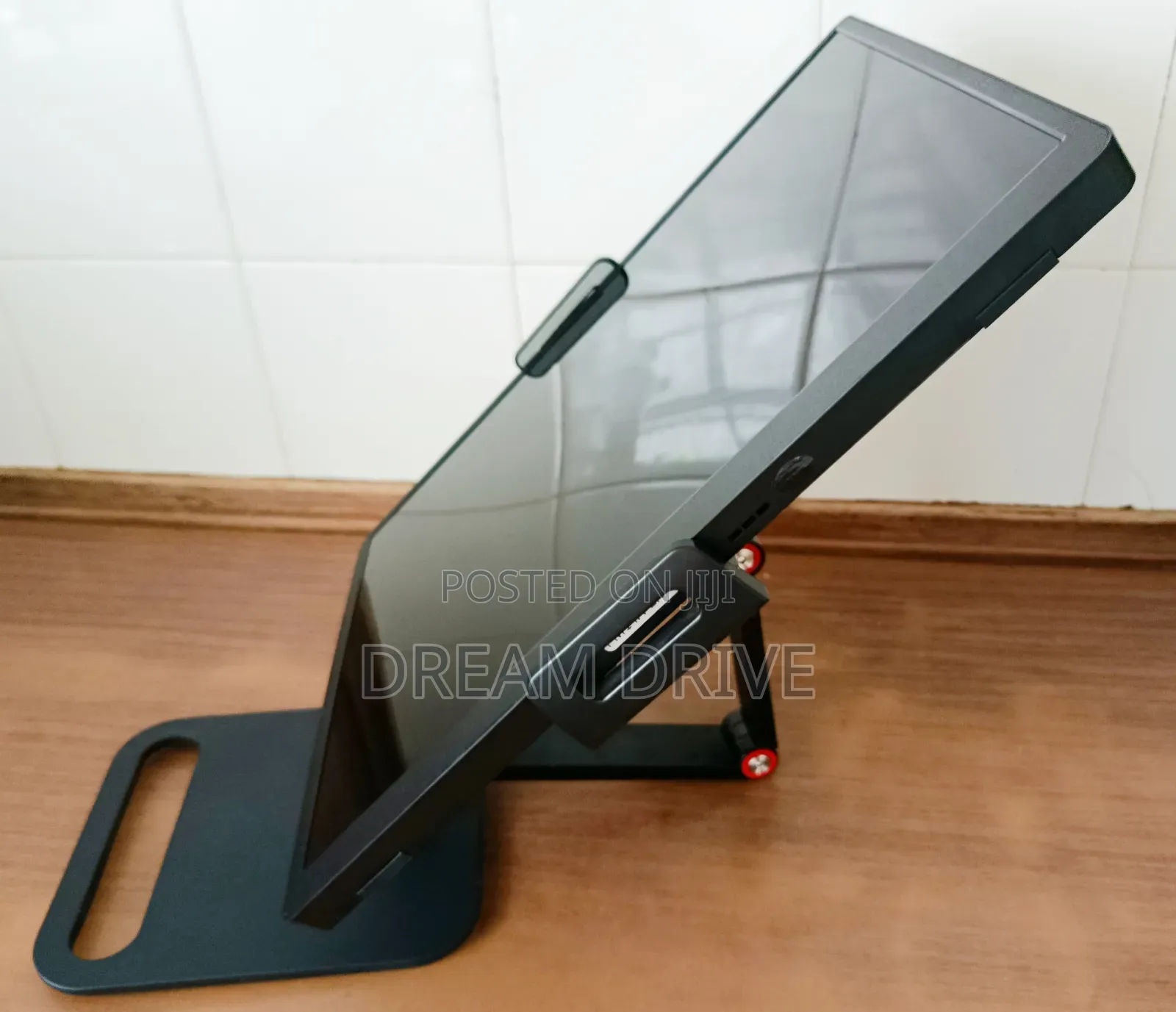 Monitor Screen, Slim, Sharp, Seamless