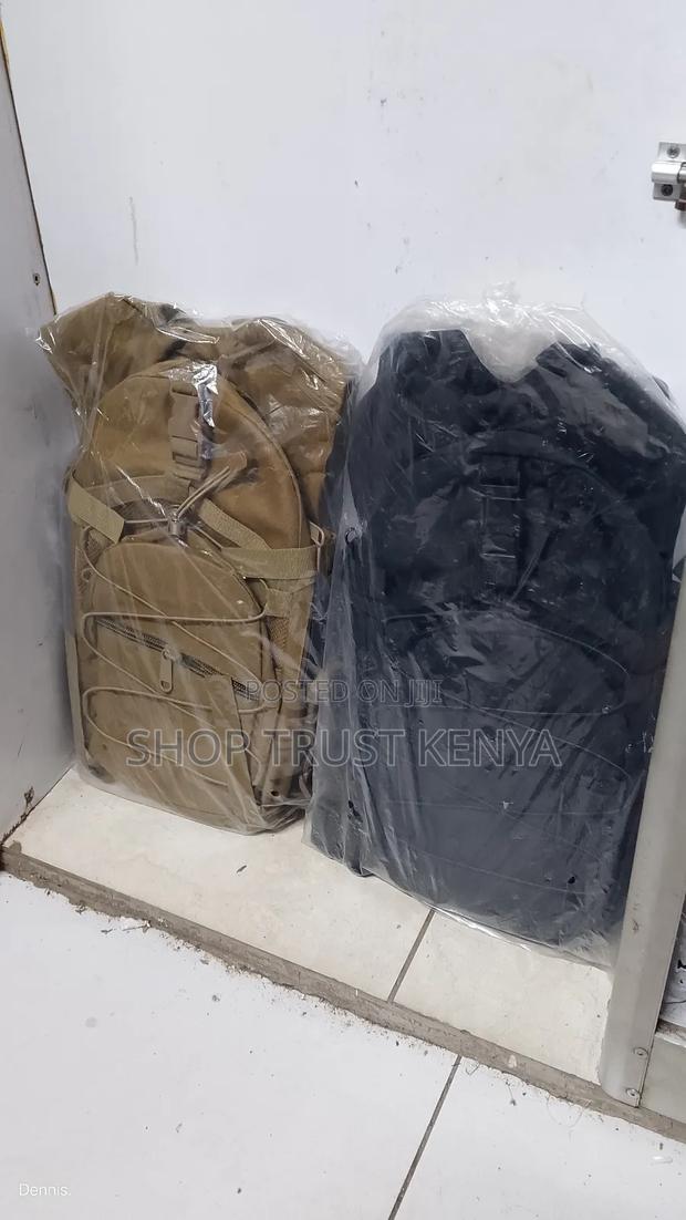 Waterproof Hiking Bags - thumbnail 4