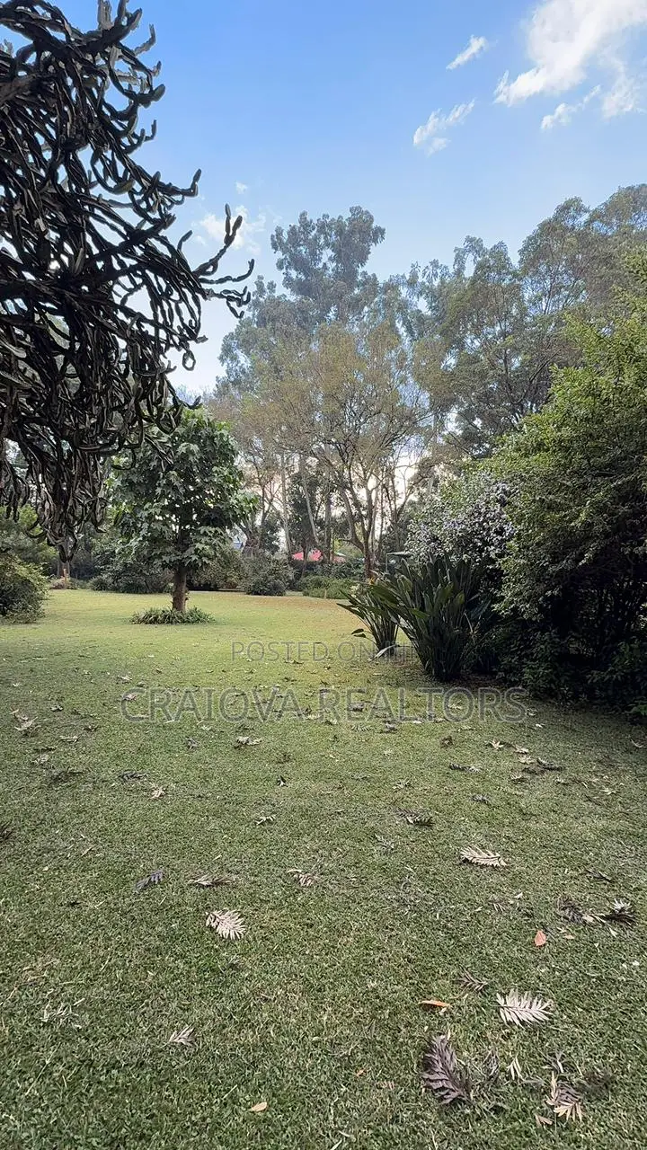 2.5acre Land With a Villa