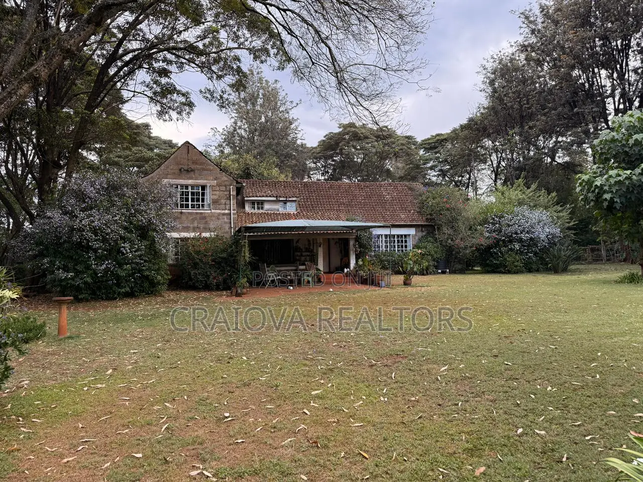 2.5acre Land With a Villa