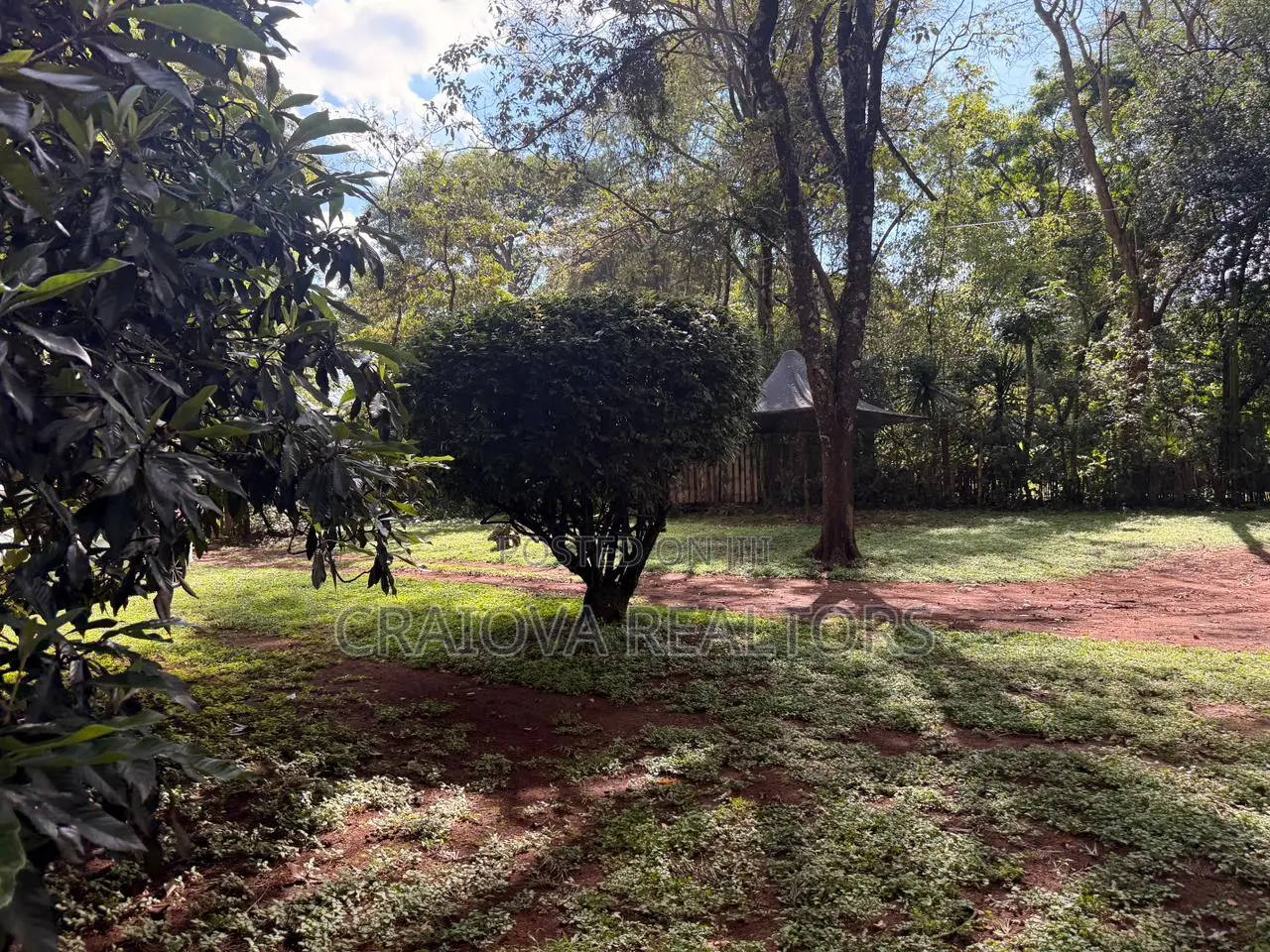 2.5acre Land With a Villa