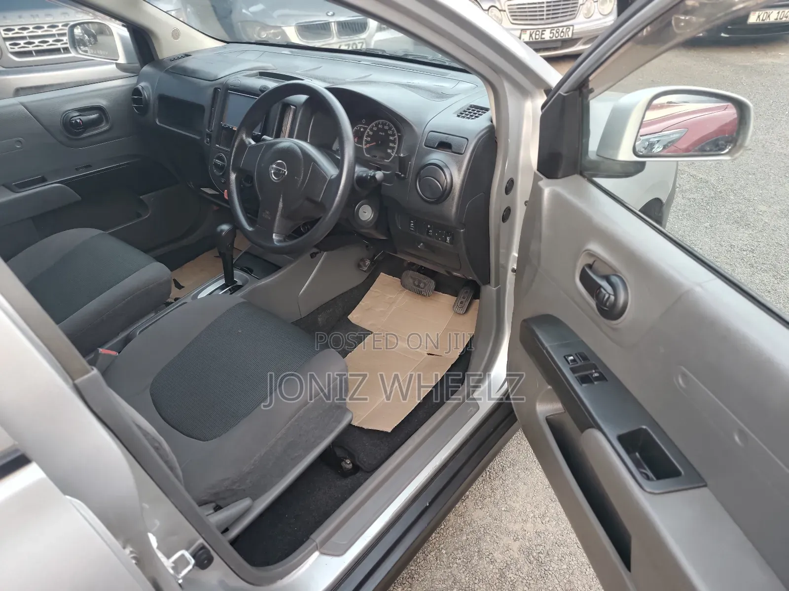 Nissan Advan 2015 Silver