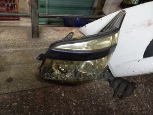 Voxy 2010 Headlight Xenon