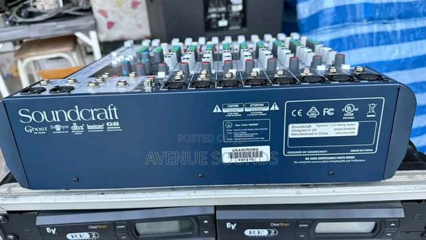 Soundcraft Signature 12 Plain Mixer - thumbnail 3