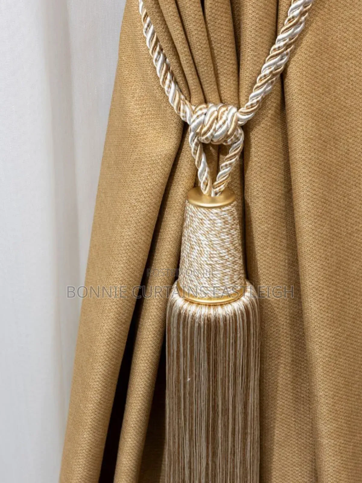 Curtains Holders