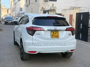 Honda Vezel 1.5 Hybrid 4WD 2018 Pearl