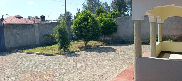Furnished 3bdrm Bungalow in Ngata Estate for sale - thumbnail 2