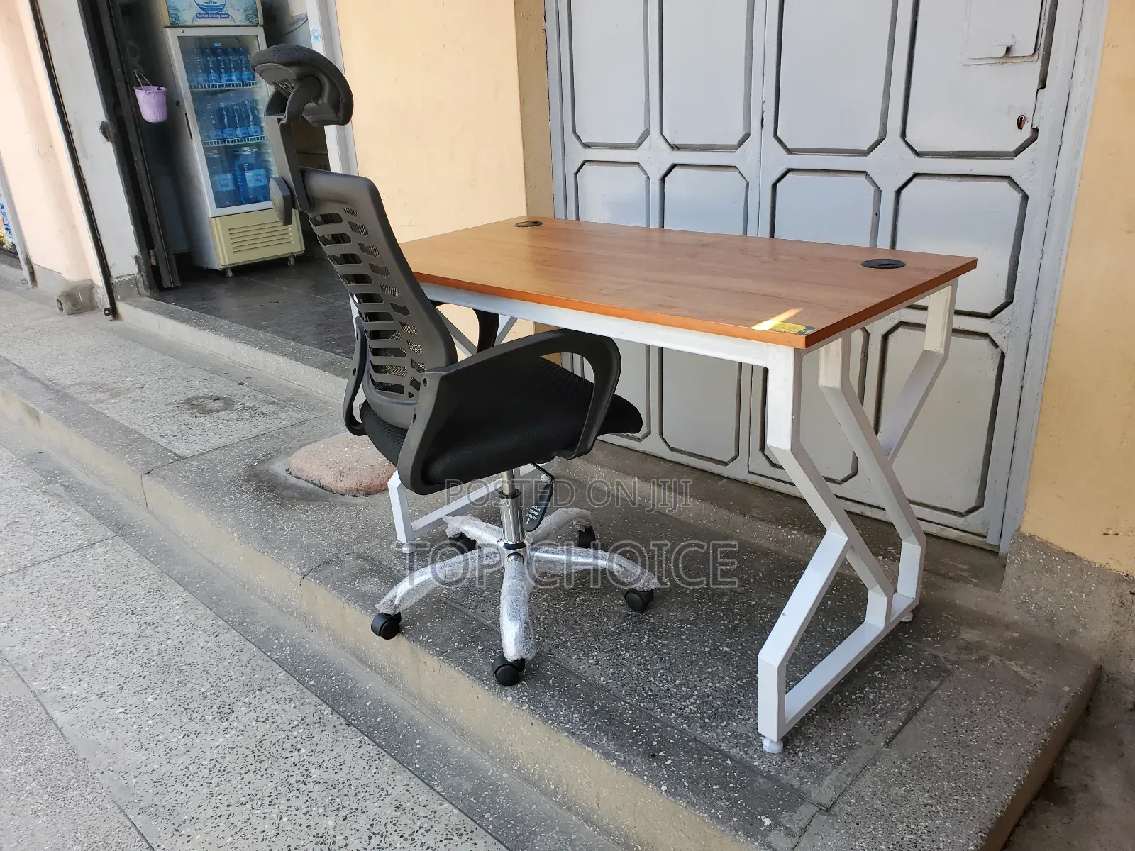 Tmodern Office Desk and Ergonomic Office Chair