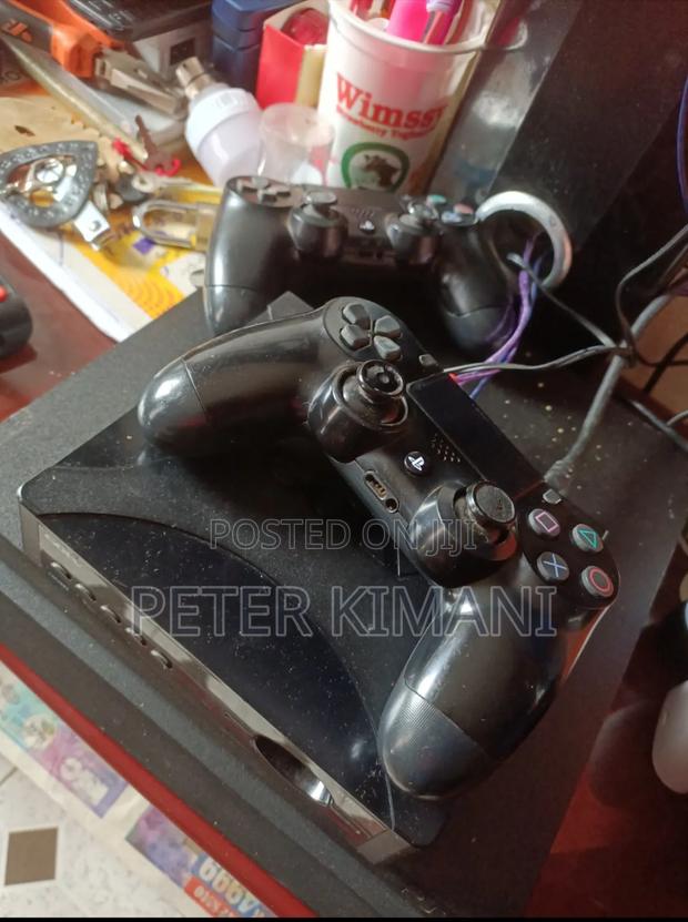 Playstation 4 - thumbnail 2