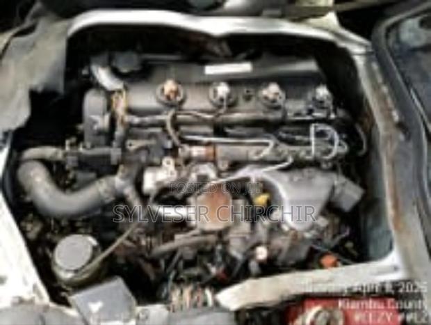 Toyota HiAce 2009 White - thumbnail 4