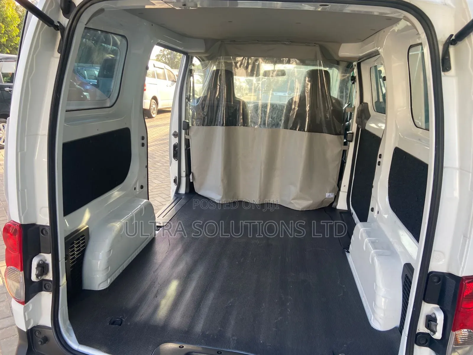 Nissan NV200 2018 White