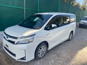 Toyota Voxy 2018 White