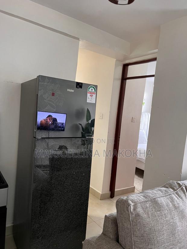 Airbnb Apartment - thumbnail 3