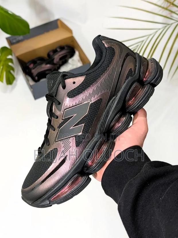 New Balance 2000 Abzorb Black Iridescent - main view