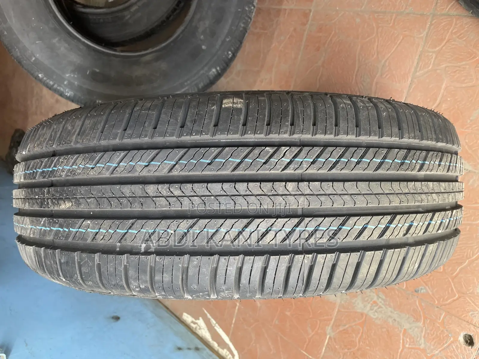 235/65r17 Doubleking Tyre