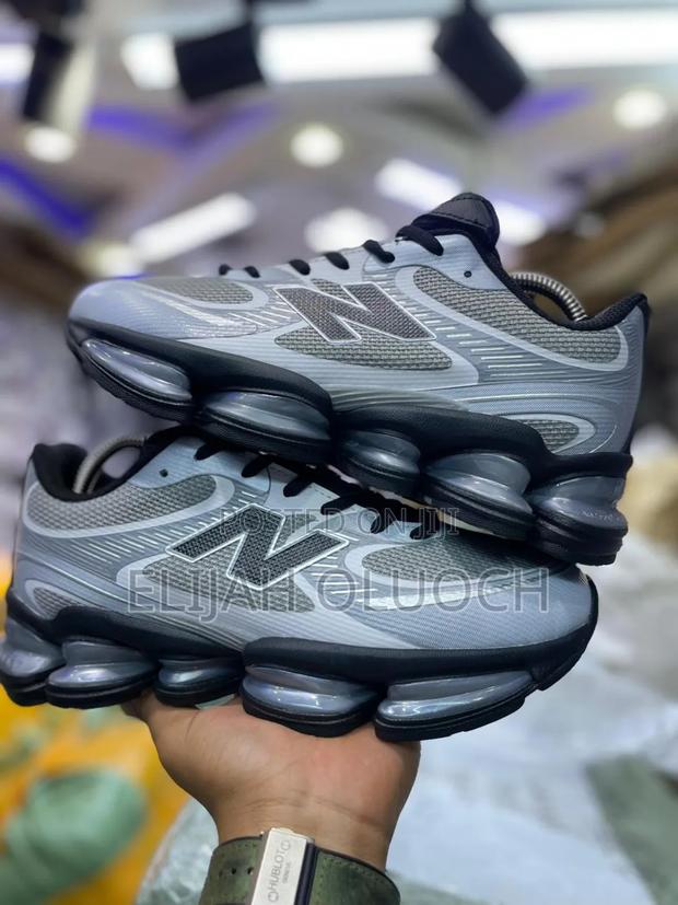 New Balance 2000 Abzorb Grey Black - main view